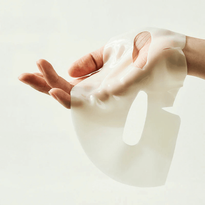 Application du masque hydrogel Biodance Vita Niacinamide