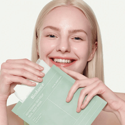 Pose du masque Biodance Sea Kelp sur le visage